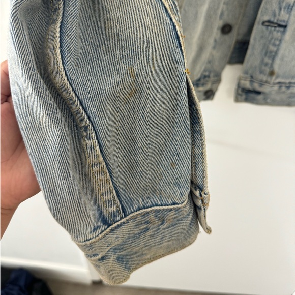 Levi’s Jean Jacket - Picture 8 of 9